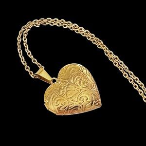 ✨Beautiful Floral Heart Locket Pendant Necklace